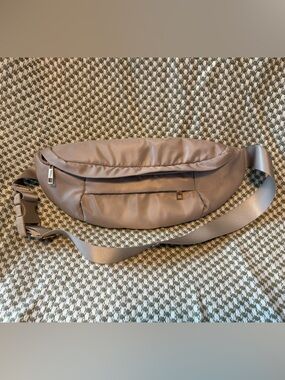 Taupe Belt Bag Crossbody (Lululemon Style) – Target – Like New